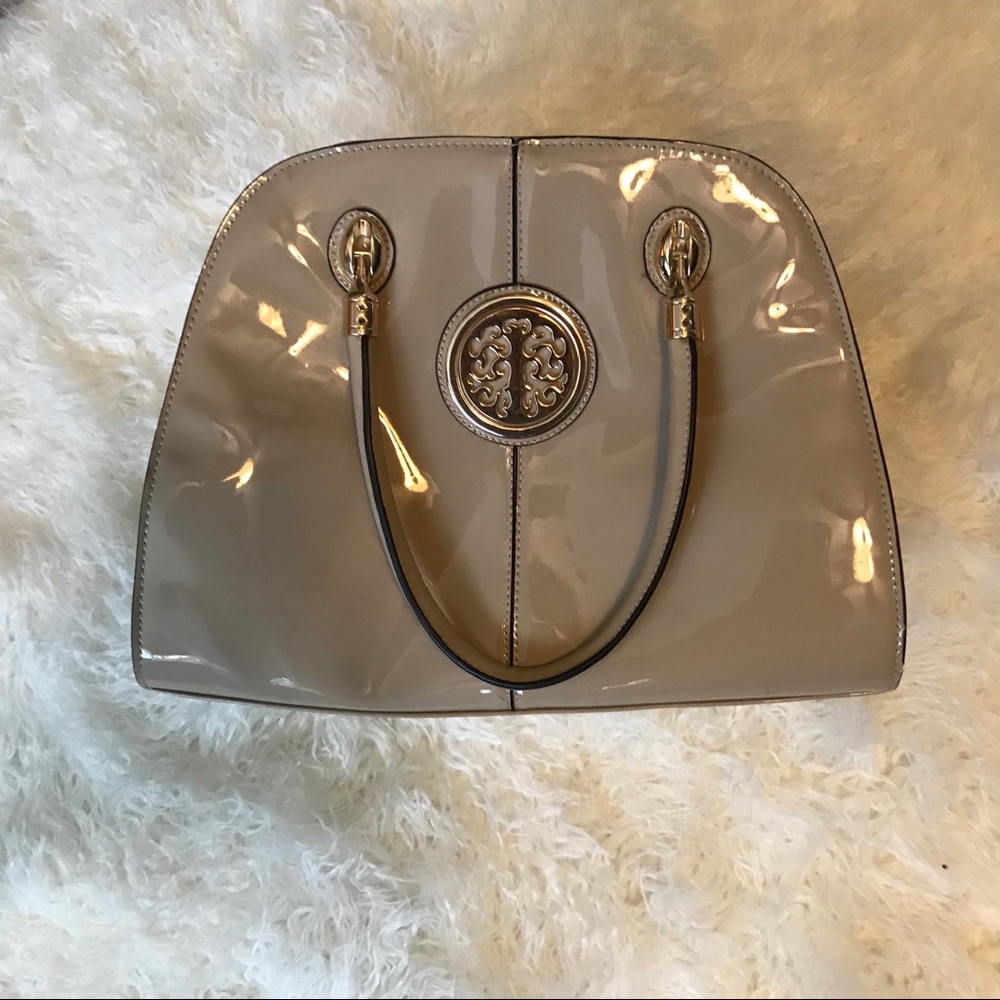 Patent leather purse